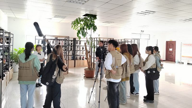 传媒公司广告代理加盟，哪些条件是关键？**